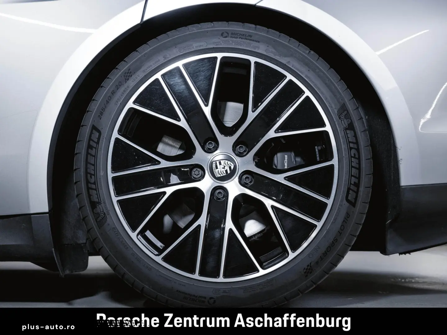 PORSCHE Taycan Sport Turismo  75 Jahre  Panoramadach