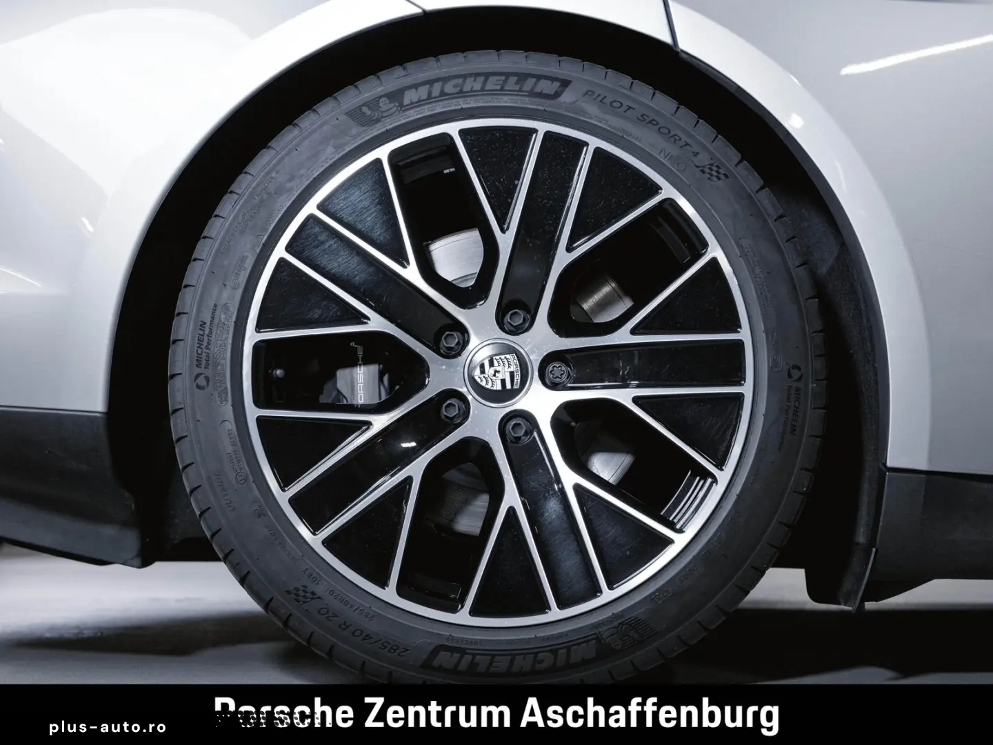 PORSCHE Taycan Sport Turismo  75 Jahre  Panoramadach