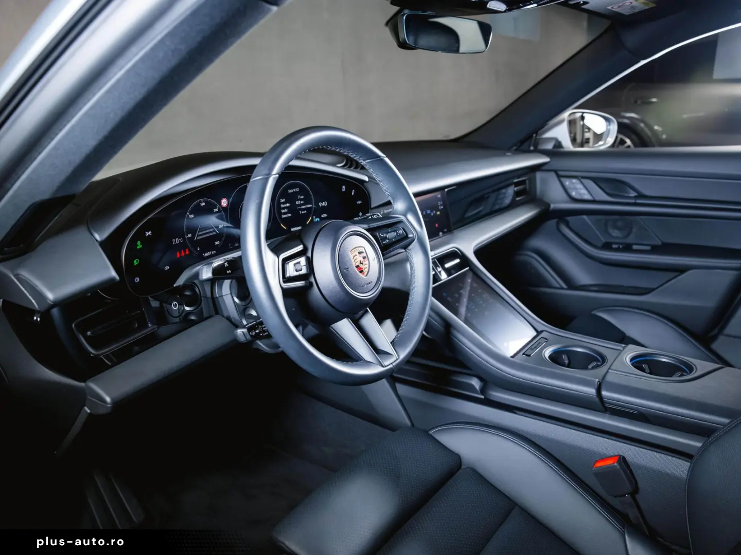 PORSCHE Taycan Sport Turismo  75 Jahre  Panoramadach