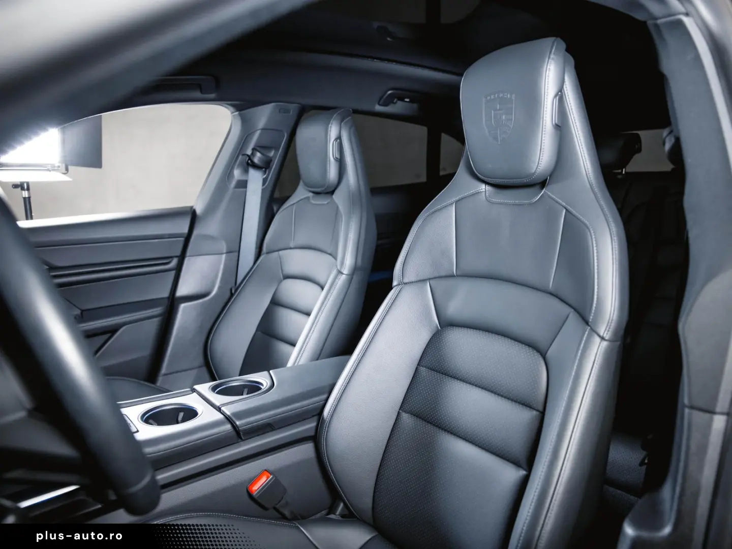 PORSCHE Taycan Sport Turismo  75 Jahre  Panoramadach