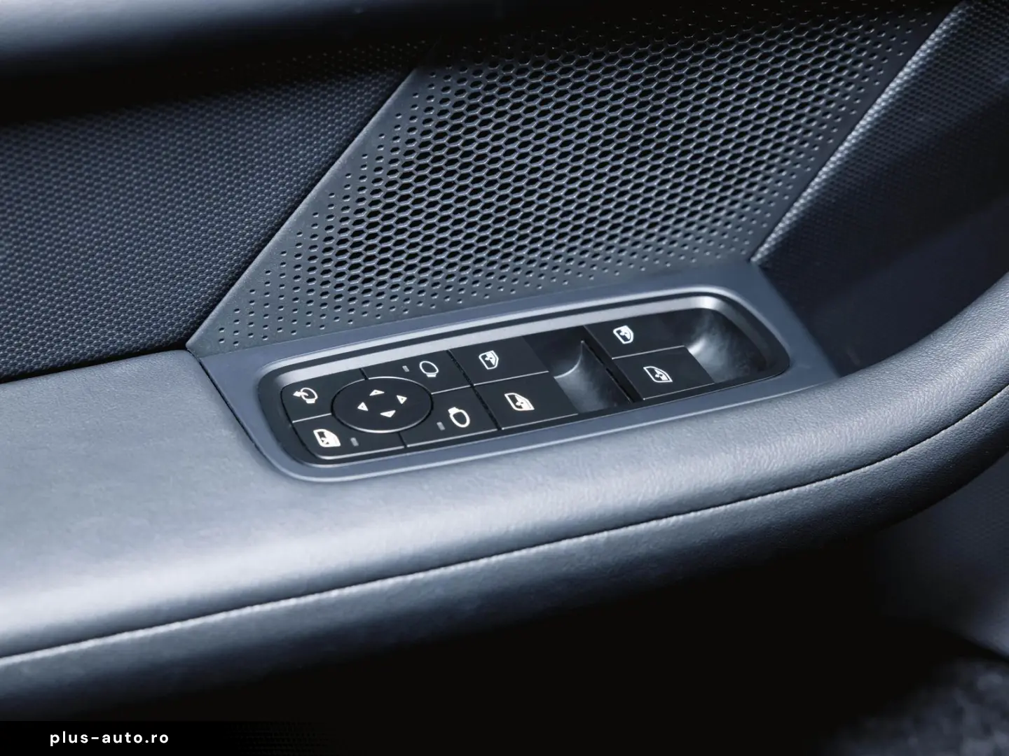 PORSCHE Taycan Sport Turismo  75 Jahre  Panoramadach