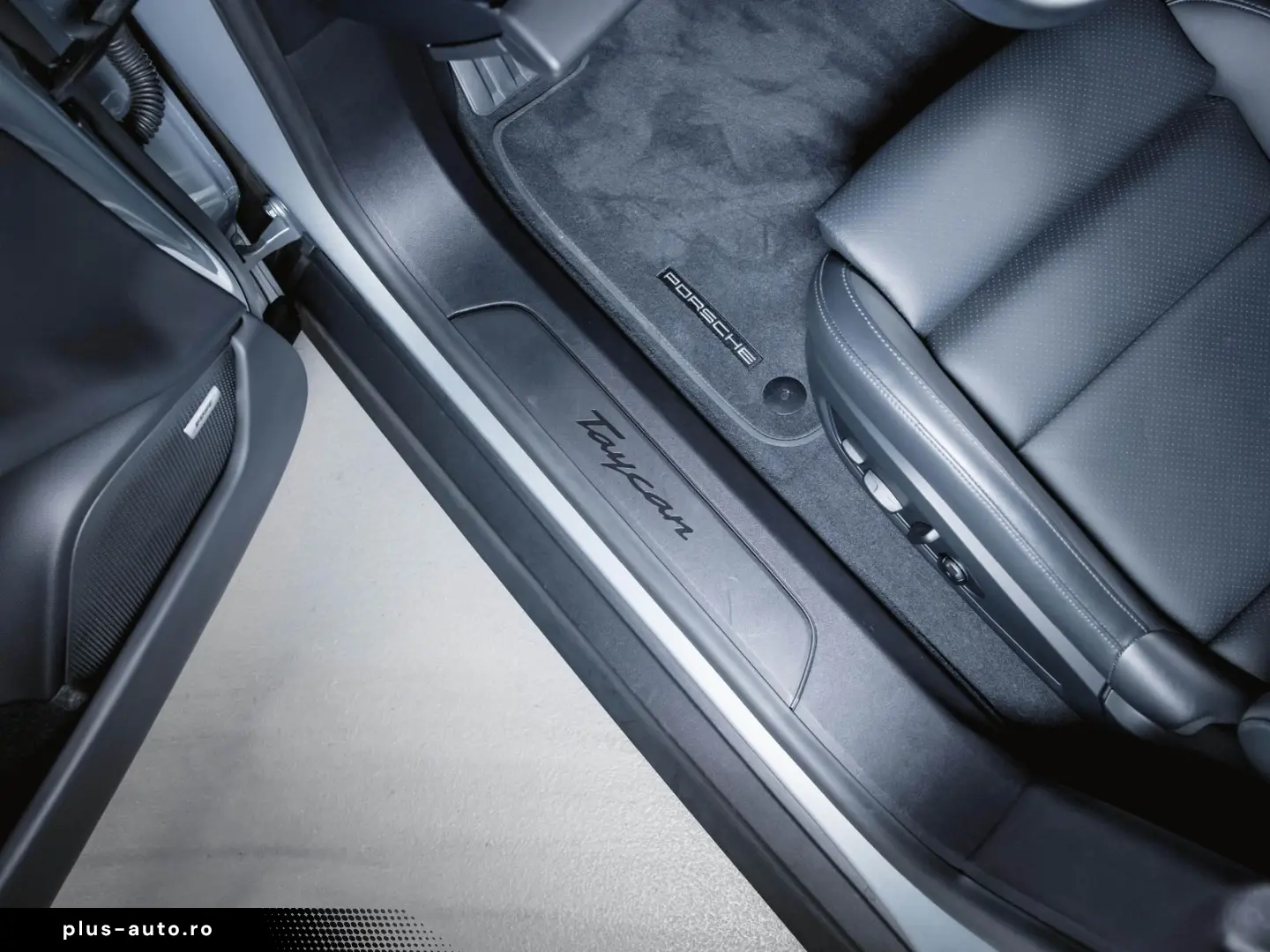 PORSCHE Taycan Sport Turismo  75 Jahre  Panoramadach