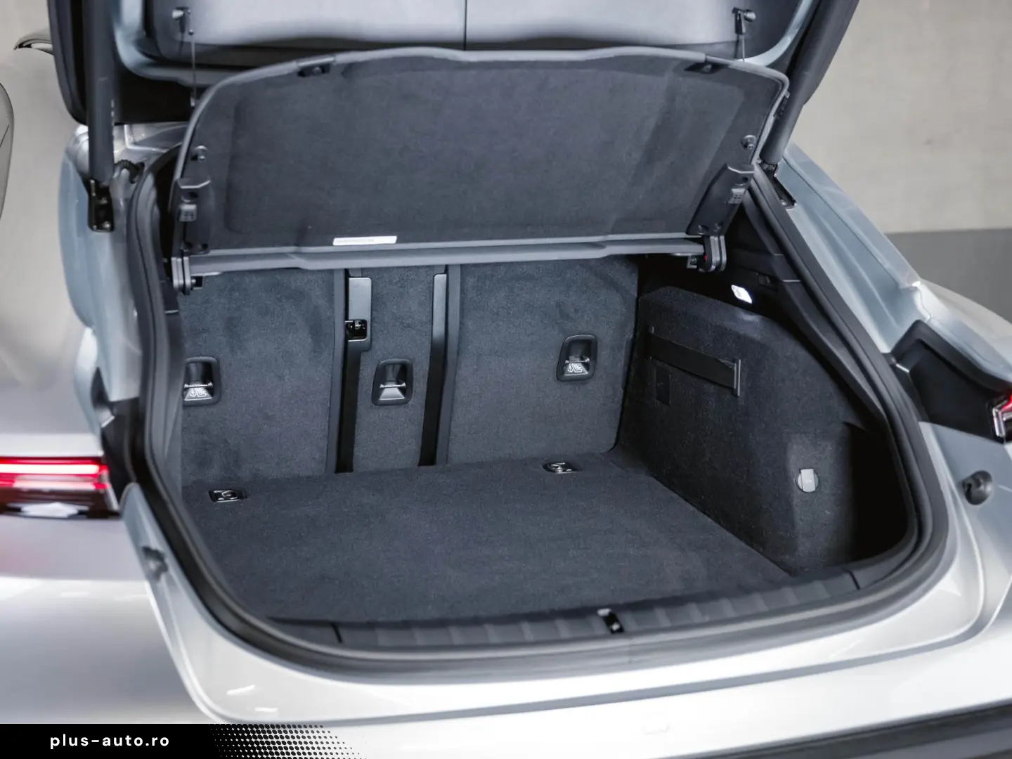 PORSCHE Taycan Sport Turismo  75 Jahre  Panoramadach