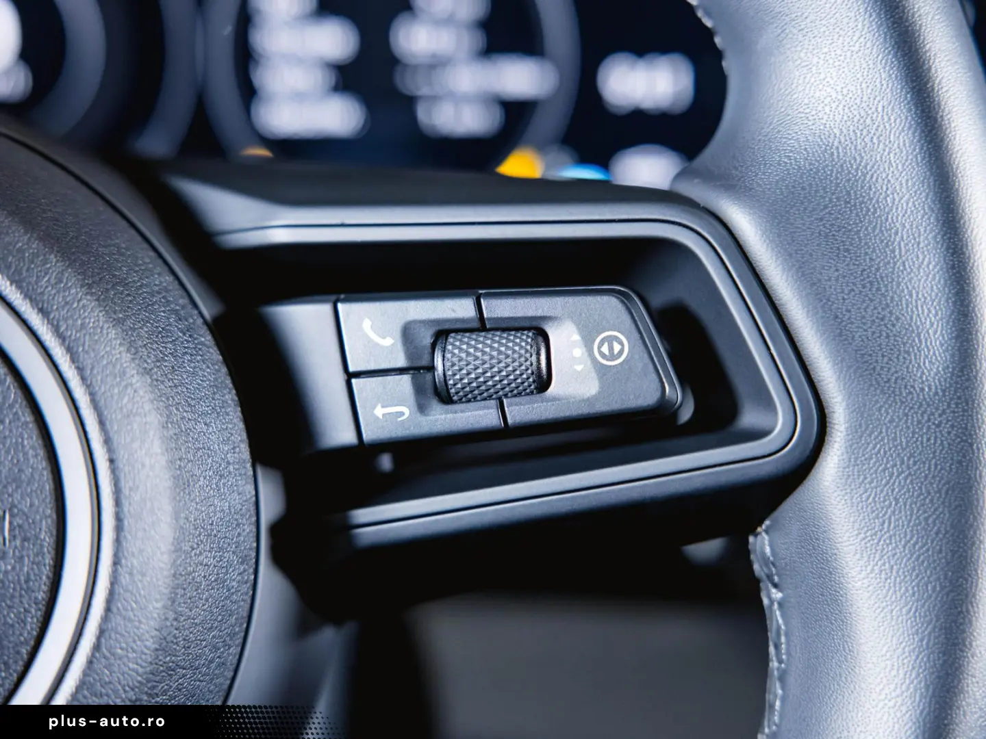 PORSCHE Taycan Sport Turismo  75 Jahre  Panoramadach