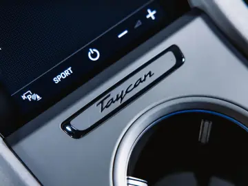 PORSCHE Taycan Sport Turismo  75 Jahre  Panoramadach