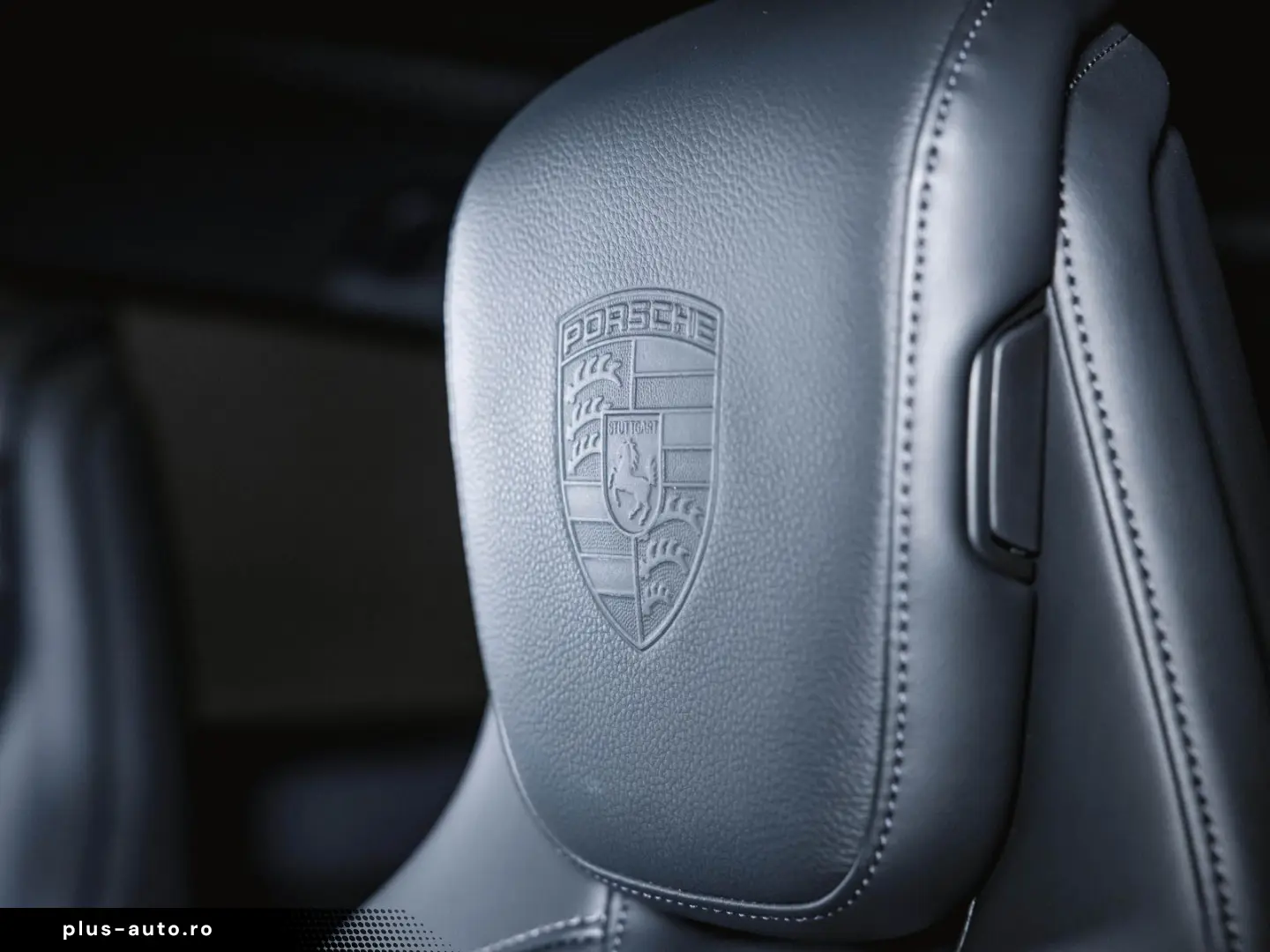 PORSCHE Taycan Sport Turismo  75 Jahre  Panoramadach