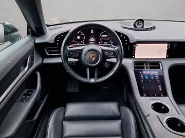 PORSCHE Taycan 4S ST FACELIFT Pano ACC 20z Chrono Bose