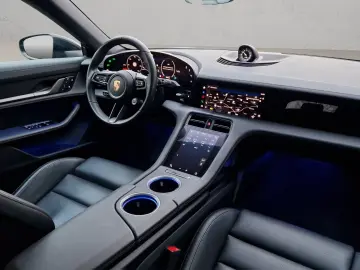 PORSCHE Taycan 4S ST FACELIFT Pano ACC 20z Chrono Bose