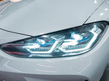 BMW M4 Coupe Competition 360  HUD Harman Kardon