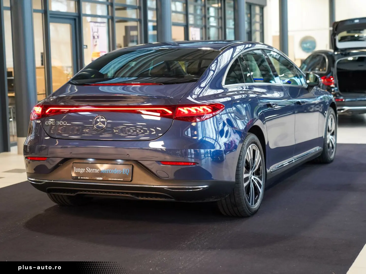 MERCEDES-BENZ EQE 300 Edition Electric Art 22kW Burm&hellip;