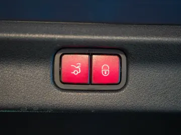 MERCEDES-BENZ EQE 300 Edition Electric Art 22kW Burm&hellip;