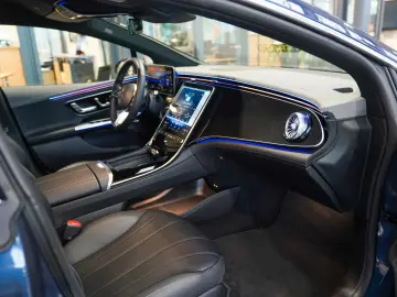 MERCEDES-BENZ EQE 300 Edition Electric Art 22kW Burm&hellip;