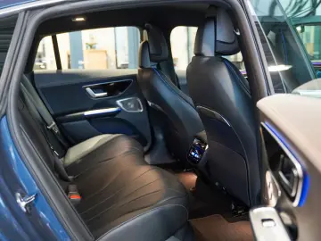 MERCEDES-BENZ EQE 300 Edition Electric Art 22kW Burm&hellip;