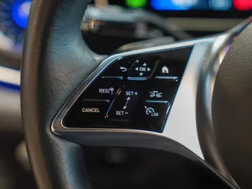 MERCEDES-BENZ EQE 300 Edition Electric Art 22kW Burm&hellip;