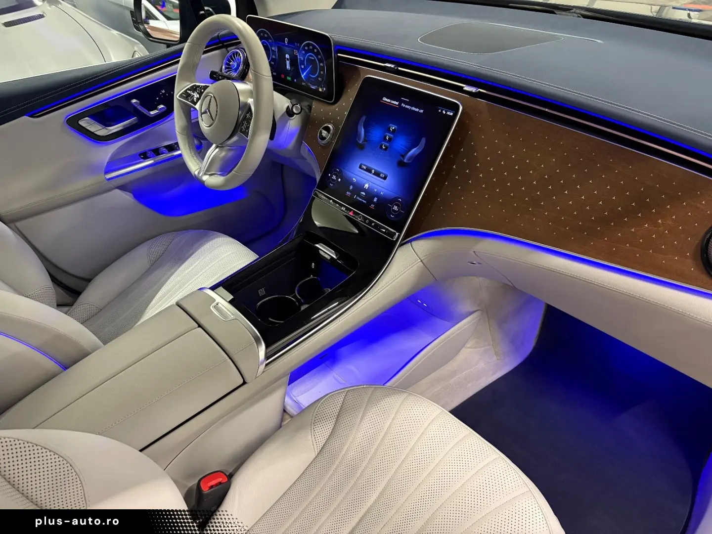 MERCEDES-BENZ EQE SUV 500 AMG 4MATIC BURM LED CARPLAY 360