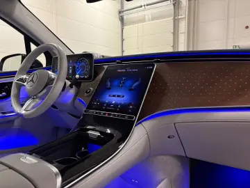 MERCEDES-BENZ EQE SUV 500 AMG 4MATIC BURM LED CARPLAY 360