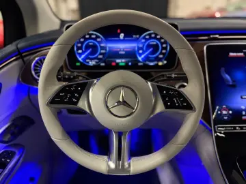 MERCEDES-BENZ EQE SUV 500 AMG 4MATIC BURM LED CARPLAY 360