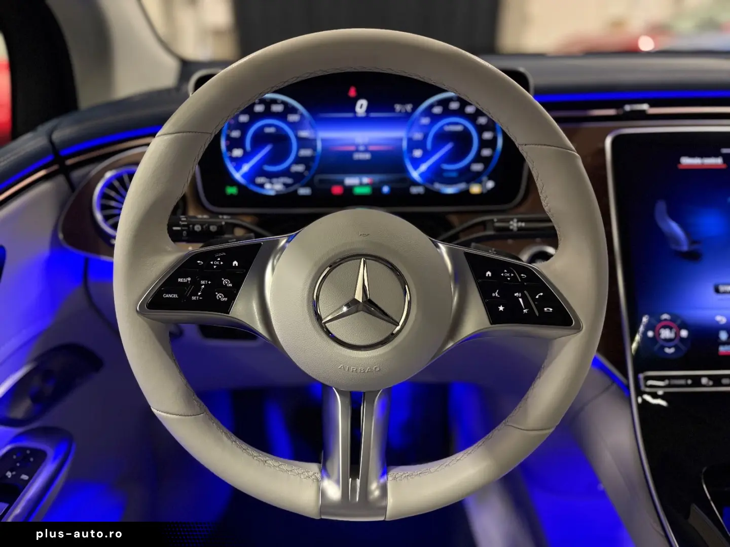 MERCEDES-BENZ EQE SUV 500 AMG 4MATIC BURM LED CARPLAY 360