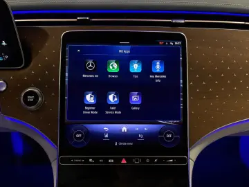 MERCEDES-BENZ EQE SUV 500 AMG 4MATIC BURM LED CARPLAY 360
