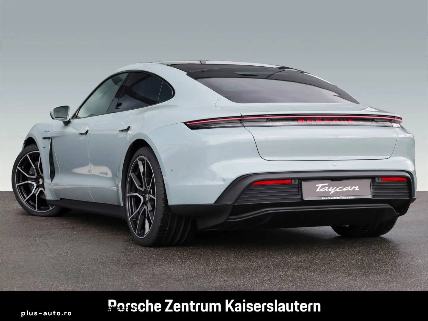PORSCHE Taycan BOSE Luftfederung Panoramadach LED-Matrix