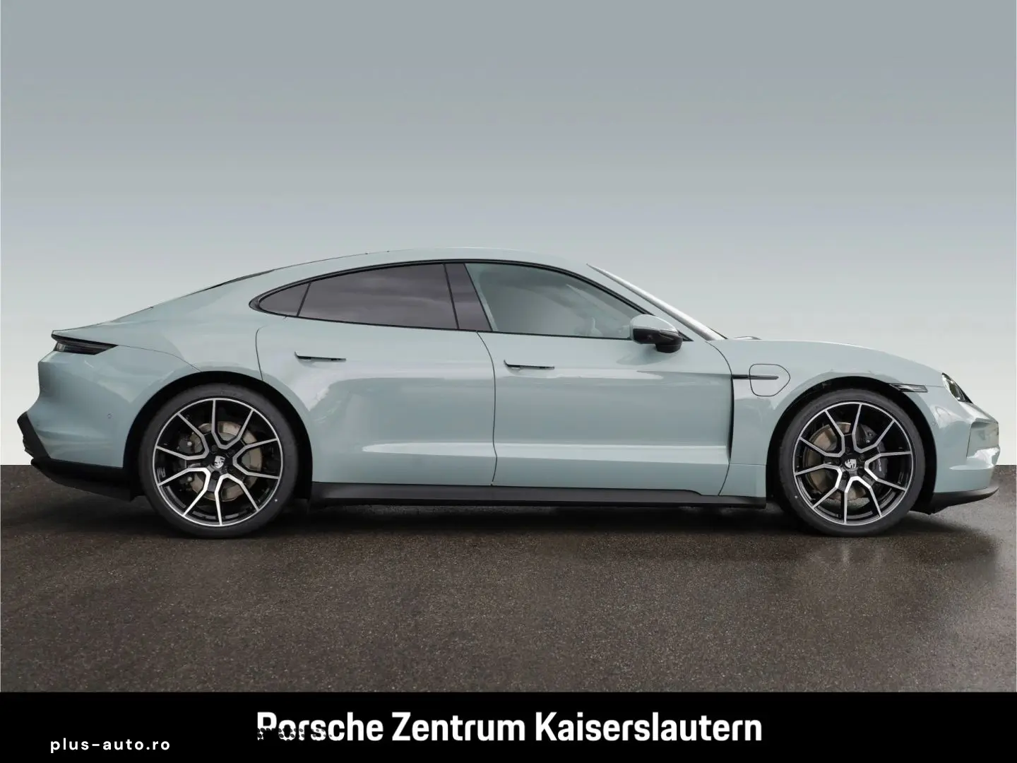 PORSCHE Taycan BOSE Luftfederung Panoramadach LED-Matrix