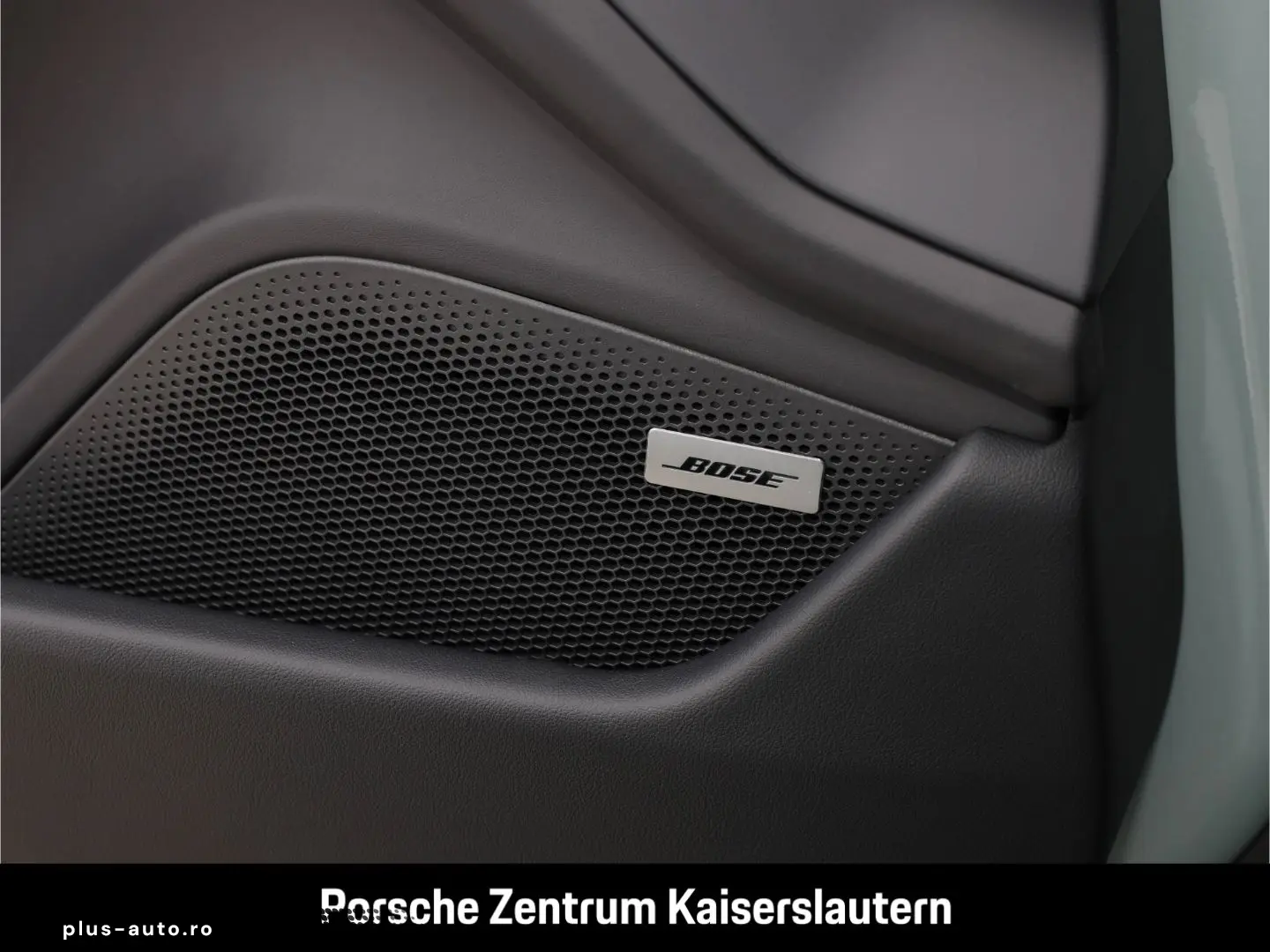 PORSCHE Taycan BOSE Luftfederung Panoramadach LED-Matrix