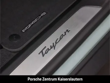 PORSCHE Taycan BOSE Luftfederung Panoramadach LED-Matrix