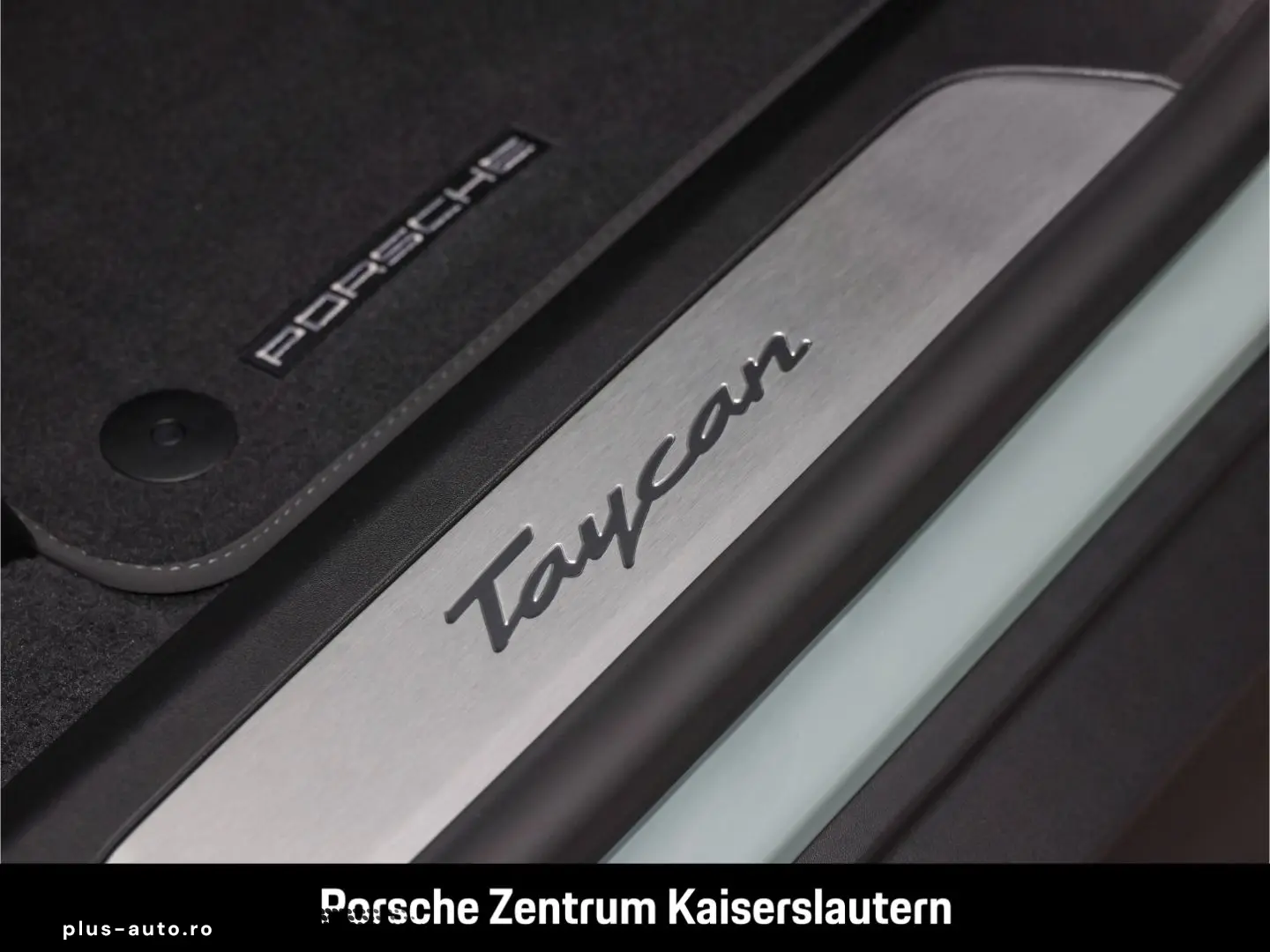 PORSCHE Taycan BOSE Luftfederung Panoramadach LED-Matrix