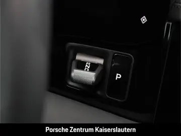PORSCHE Taycan BOSE Luftfederung Panoramadach LED-Matrix