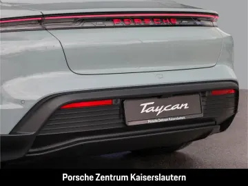 PORSCHE Taycan BOSE Luftfederung Panoramadach LED-Matrix