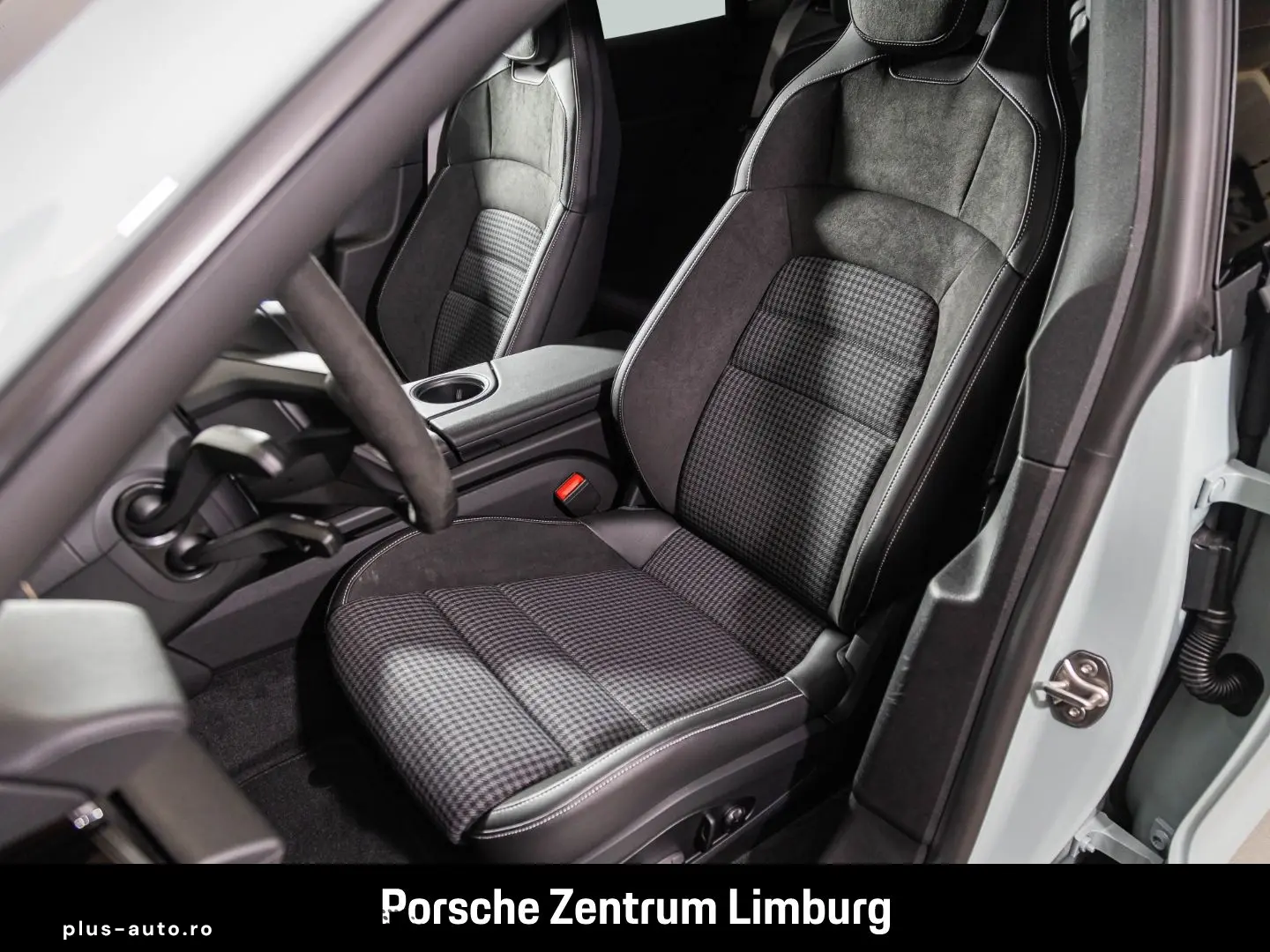 PORSCHE Taycan InnoDrive LED-Matrix Rückfahrkamera BOSE