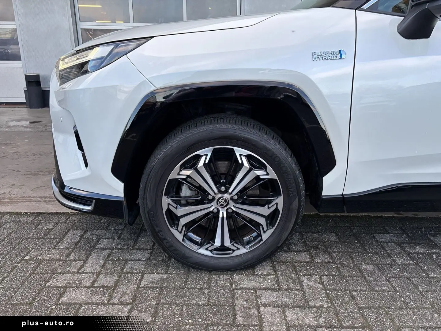 TOYOTA RAV 4 Plug-in Hybrid 4x4 El. Panodach Navi Leder