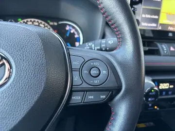 TOYOTA RAV 4 Plug-in Hybrid 4x4 El. Panodach Navi Leder