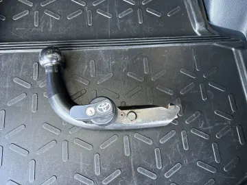 TOYOTA RAV 4 Plug-in Hybrid 4x4 El. Panodach Navi Leder