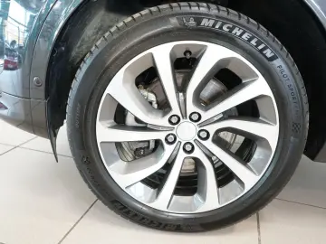 LAND ROVER Discovery Sport P300e Hybrid R-Dynamic HSE AWD