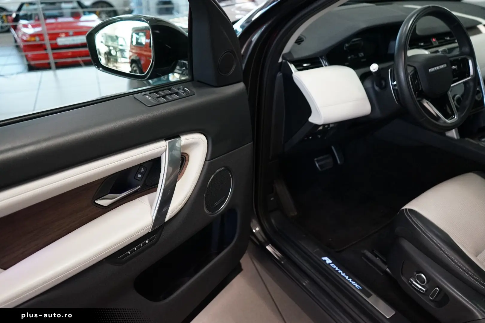 LAND ROVER Discovery Sport P300e Hybrid R-Dynamic HSE AWD