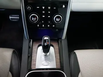 LAND ROVER Discovery Sport P300e Hybrid R-Dynamic HSE AWD