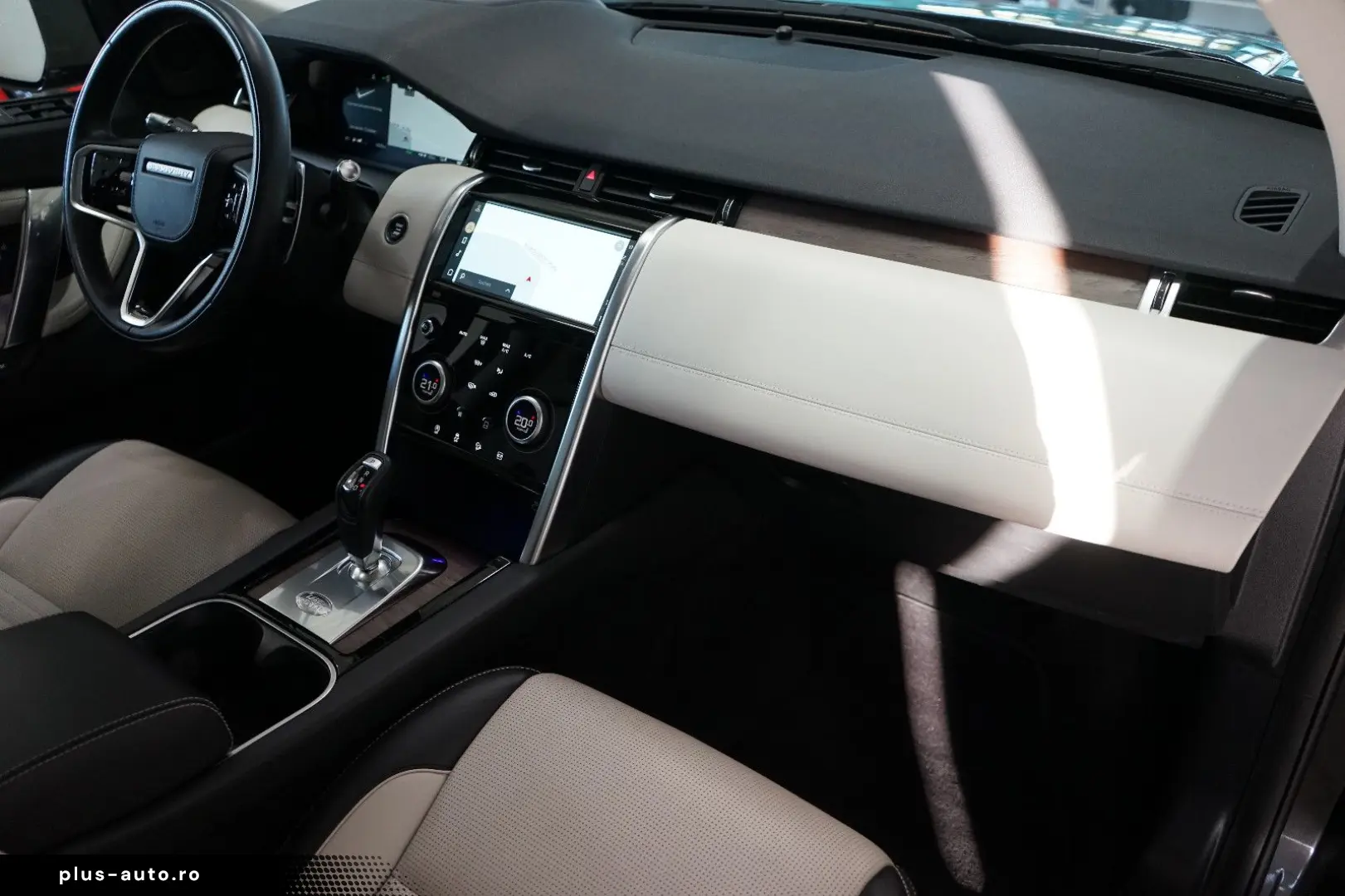 LAND ROVER Discovery Sport P300e Hybrid R-Dynamic HSE AWD