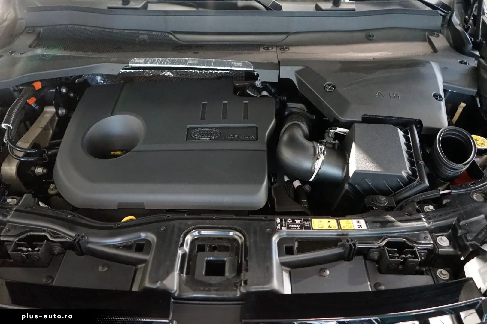 LAND ROVER Discovery Sport P300e Hybrid R-Dynamic HSE AWD