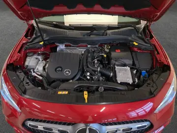 MERCEDES-BENZ GLA 200 Edition AMG PANOdach Beam-LED &hellip;