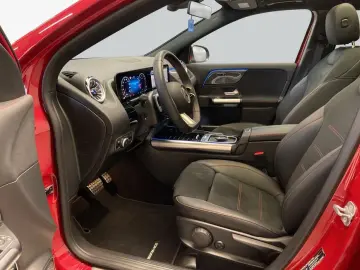 MERCEDES-BENZ GLA 200 Edition AMG PANOdach Beam-LED &hellip;