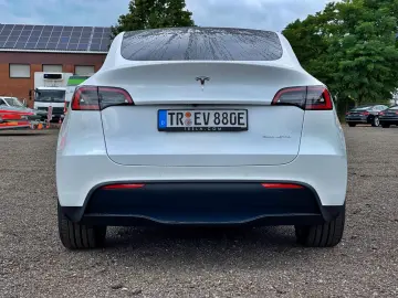 TESLA Model Y Long Range Dual Motor AWD