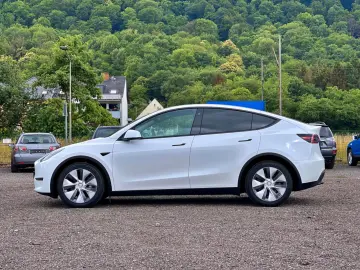 TESLA Model Y Long Range Dual Motor AWD