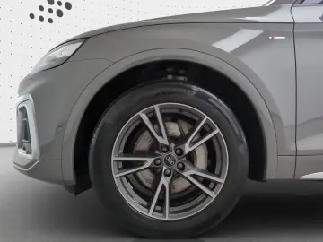 AUDI Q5 S line 55 TFSI e qu. Air AHK Pano Tour Matrix