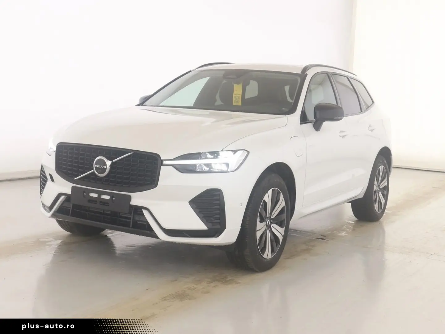 VOLVO XC 60 T6 Plus Dark Recharge Plug-In Hybrid AWD