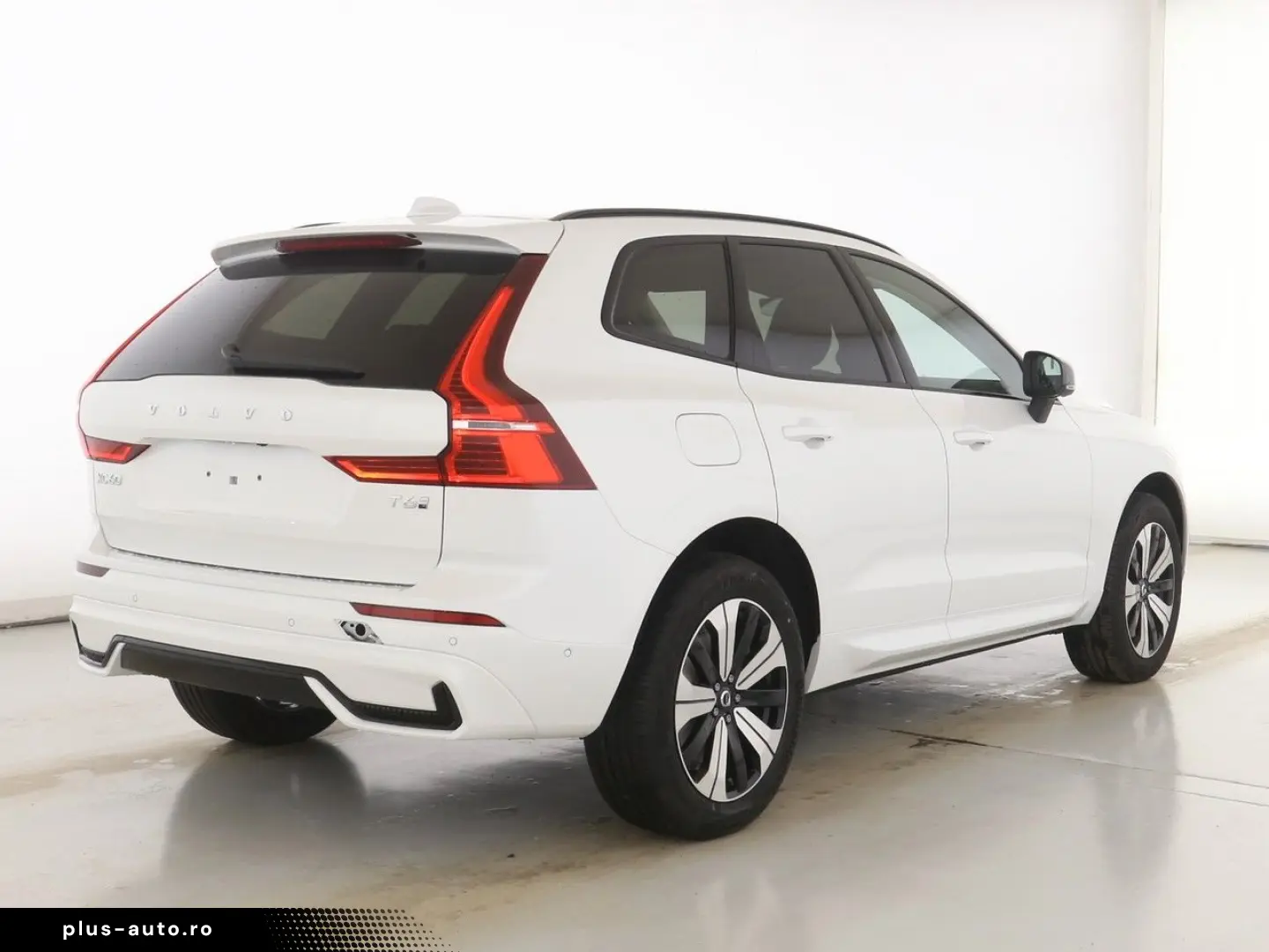 VOLVO XC 60 T6 Plus Dark Recharge Plug-In Hybrid AWD