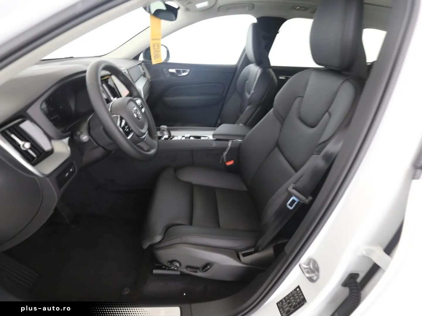 VOLVO XC 60 T6 Plus Dark Recharge Plug-In Hybrid AWD