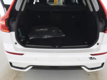 VOLVO XC 60 T6 Plus Dark Recharge Plug-In Hybrid AWD