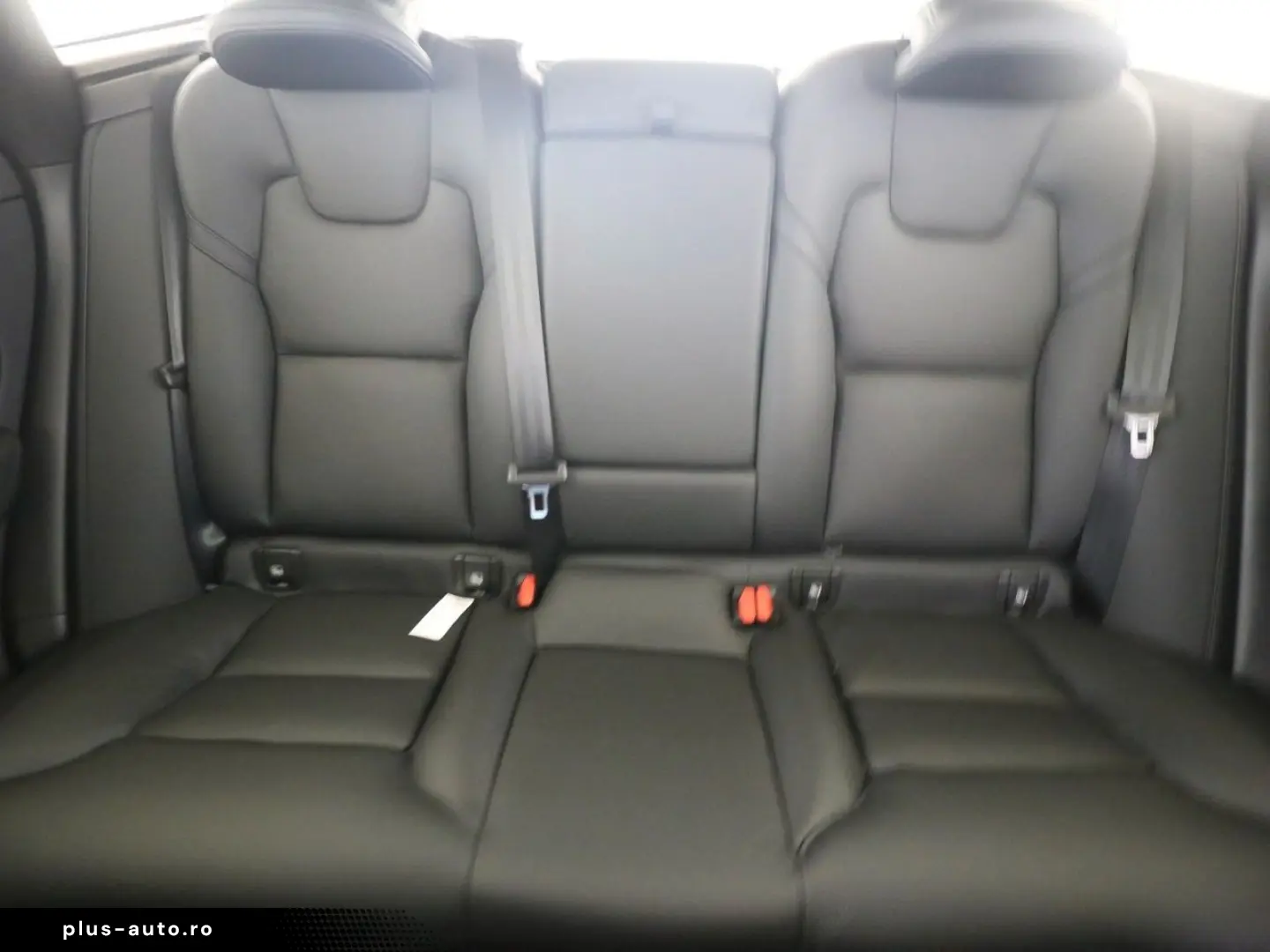 VOLVO XC 60 T6 Plus Dark Recharge Plug-In Hybrid AWD