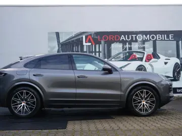 PORSCHE Cayenne Coupe E-Hybrid SpAbgas NightVision Mod25